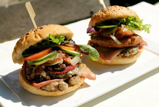 Charlie's Burger33
